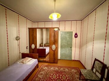 8 мкр: 3 комнаты, 62 м², Индивидуалка, 1 этаж, Косметический ремонт