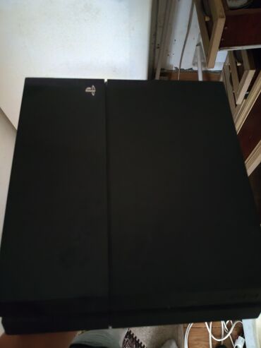 PS2 & PS1 (Sony PlayStation 2 & 1): PlayStation 4 konsolu + 2 ədəd DualShock 4 pultu - Sony PlayStation 4
