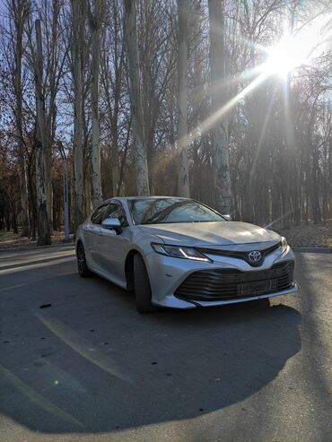 Toyota: Toyota Camry: 2018 г., 2.5 л, Типтроник, Гибрид, Седан