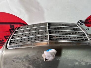 подкрылок машины: Решетка радиатора Mercedes-Benz E-CLASS W124 3.0 1993 (б/у) КУЗОВНЫЕ