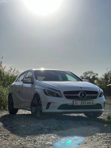 переднее сиденье: Mercedes-Benz A 200: 2017 г., 1.6 л, Робот, Бензин, Хетчбек