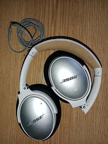 Slušalice: **BOSE®** Over-ear Slušalice sa specijalnim kablom — 17
