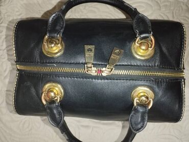 Torbe: Moschino prelepa crna torba Efektna i nesvakidašnja Moschino torba u — 5