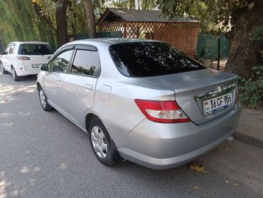 срочно продам автомобиль: Honda Fit Aria: 2003 г., 1.5 л, Вариатор, Бензин, Седан