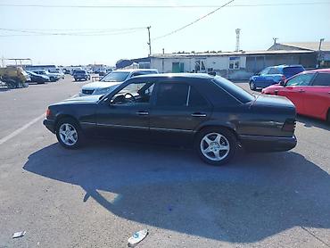 mercedes benz 208 d: Mercedes-Benz E 200: 2 l | 1991 il Sedan — 4