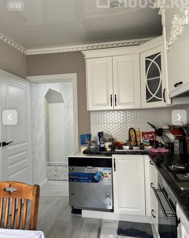 Продажа домов: Полдома, 140 м², 5 комнат, Собственник — 18