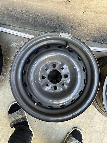 opel astra j ehtiyat hisseleri: Narmal veziyetdedir yungul kasmetik işi var 4 ədəd polad disk dəsti — 2