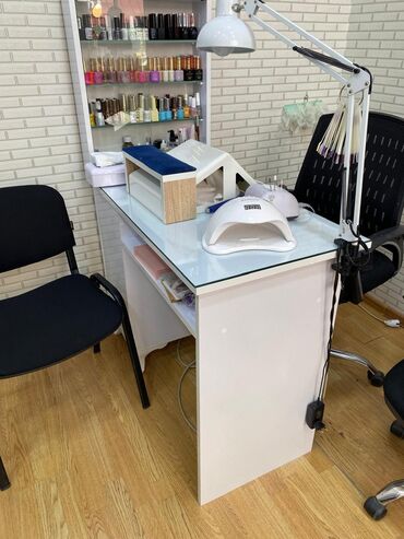ofis masası: Manikur masası