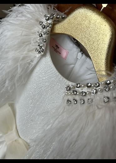 Donlar: Vetuel kids couture yerinden ozel sigarishle tikilib
5-6-7 yaş
30 azn — 4