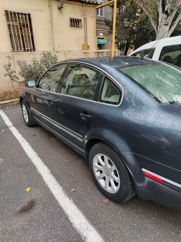 Volkswagen: Volkswagen Passat: 1.8 l | 2004 il Sedan — 2