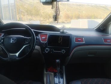 qezalı avtomobiller: Honda Civic: 1.6 l | 2013 il Sedan