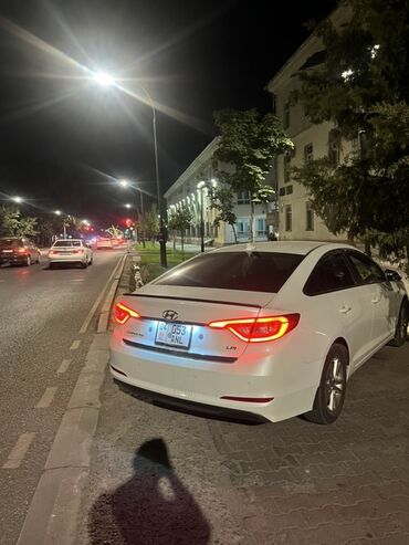 продаю авто с последующим выкупом: Hyundai Sonata: 2016 г., 2 л, Автомат, Газ, Седан