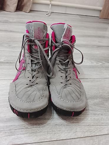 кошельки бишкек: Мужские кроссовки, 41, Asics, Б/у, цвет - Серый — 3
