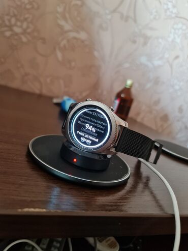 дисплей самсунг: Часы Самсунг Gear S3 classic вместе с зарядным устройством. в