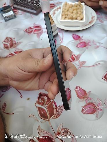 2.el apple telefon: IPhone 15, 128 GB, Qara — 4
