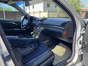 Mercedes-Benz E-Class: 2002 г., 5 л, Автомат, Бензин, Седан