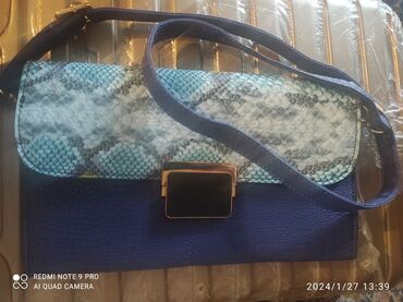 синяя замшевая сумка: Продаю очень качественную новую сумку. Экокожа Цена намного занижена
