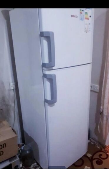 Сушилки для фруктов и овощей: Б/у 2 двери Beko Холодильник Продажа, цвет - Белый, С колесиками