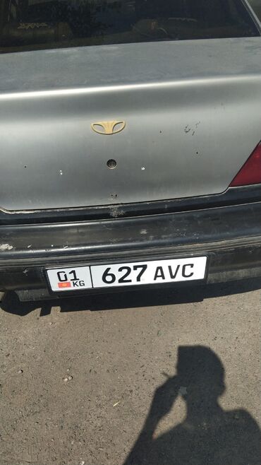 срочно продаю в связи с переездом: Daewoo Nexia: 1994 г., 1.5 л, Механика, Бензин, Седан