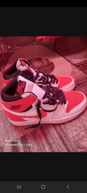 Кроссовки и спортивная обувь: Кроссовки баскетбольные высокие Nike Air Jordan (силуэт AJ1). - Цвет — 1