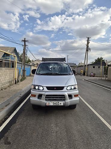 lsd: Mitsubishi Delica: 2002 г., 3 л, Автомат, Бензин, Минивэн — 1