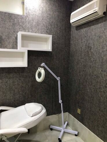 Digər kommersiya daşınmaz əmlakı: Nizami metrosunun yaxınlığında 1-ci mərtəbəsində yerləşən təmirli — 15