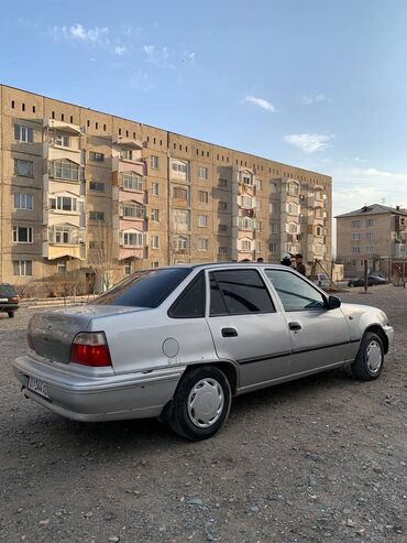 голфь 5: Daewoo Nexia: 2005 г., 1.5 л, Механика, Бензин, Седан