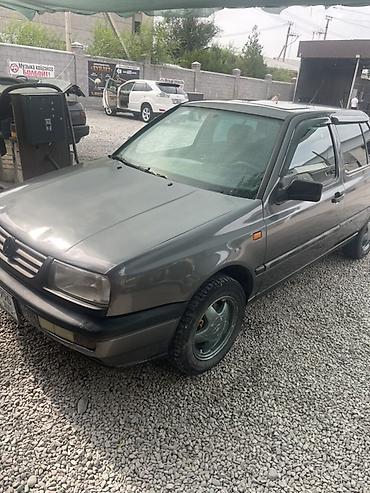 mini ev: Volkswagen Vento: 1993 г., 1.8 л, Механика, Бензин, Седан — 4