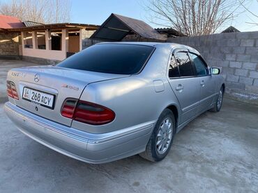 Mercedes-Benz: Mercedes-Benz E-Class: 2001 г., 3.2 л, Механика, Бензин, Седан