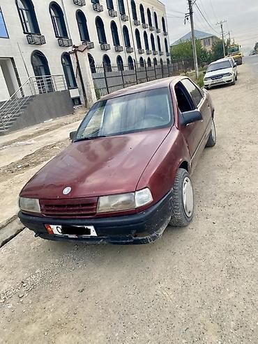 Opel: Opel Vectra: 1990 г., 1.8 л, Седан — 1
