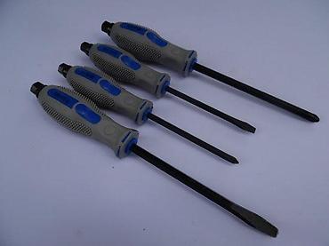 Setovi ručnog alata: Set odvijača – 4 dela - Tipovi: ravni i krstasti (Phillips) nastavci — 4