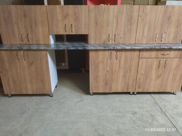 Mətbəx mebeli: Mətbəx mebeli yenidir 380₼ satılır Ölçü 3m ÇATDIRILMA QURAŞDIRILMA