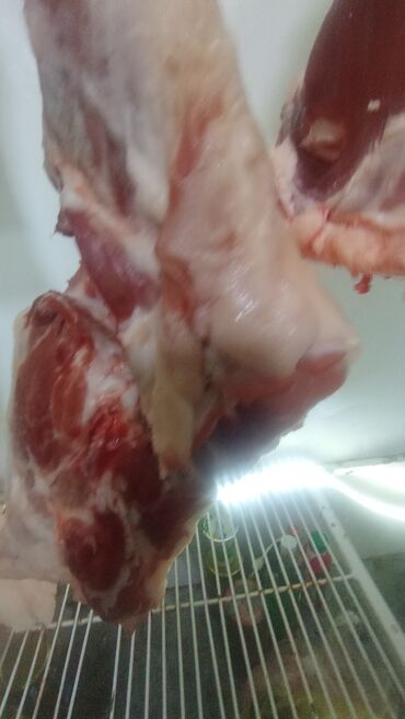 Ət: Təzə kəsilmiş təbii ət satılır. Müxtəlif hissələr mövcuddur — 2