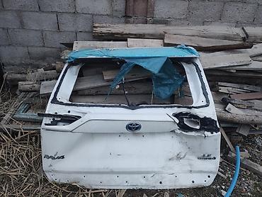 Крышка багажника Toyota, 2020 г., Б/у, Оригинал at lalafo.kg Крышка багажника Toyota, 2020 г., Б/у, Оригинал