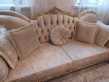 bertolesiya parca: Klassik divan, Divan