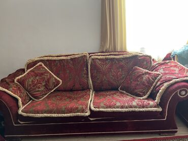 Диваны: Прямой диван, цвет - Красный, Б/у