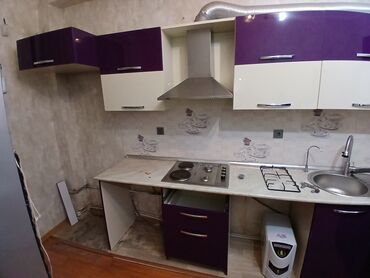 metbex ucun qaz sobalari: Mətbəx mebeli,qaz,asperator satılır.Yaxşı vəziyyətdədir fikri ciddi