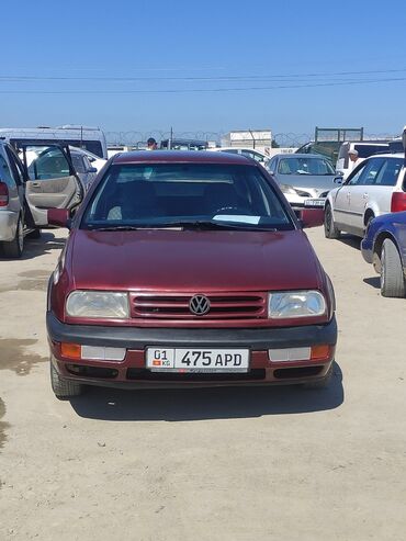 поло машына: Volkswagen Vento: 1993 г., 1.8 л, Механика, Бензин, Седан