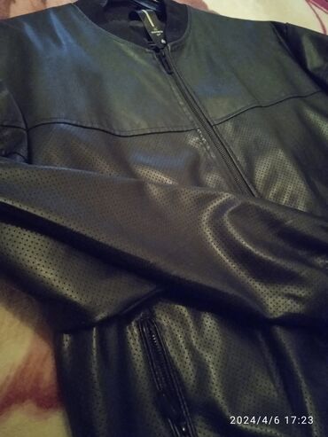 Куртки: Куртка цвет - Черный