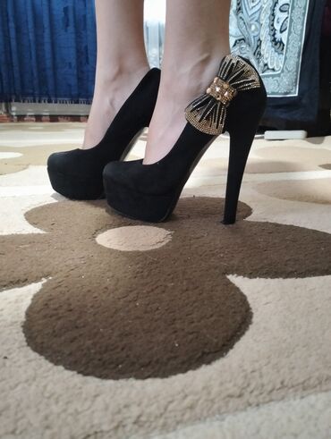 женские кеды на платформе: Qadın platformalı hündürdaban tufli - Rəng: qara Ölçü 36 - Material