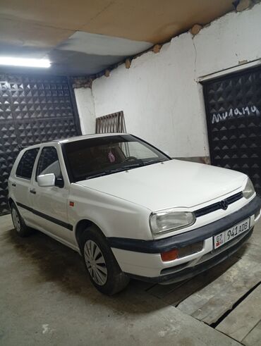 Volkswagen: Volkswagen Golf: 1992 г., 1.8 л, Механика, Бензин, Хэтчбэк