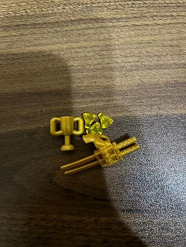 kinder surprise oyuncaqlari: LEGO® orginal aksesuarları dəsti – qızılı rəng - Kubok (iki qulp — 1