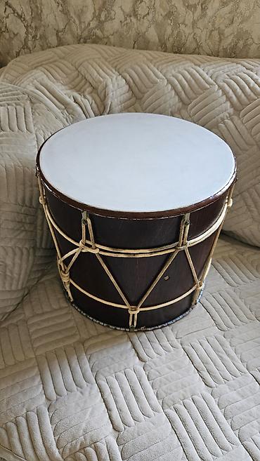 Milli musiqi alətləri: Taxta korpuslu, iplə gərilən nağara - Korpus: tünd qəhvəyi rəngdə — 3