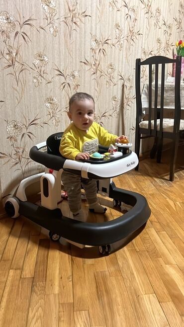 panda miska: Uşaq gəzdirəni (Baby Walker) – geniş əsaslı, sabit və təhlükəsiz