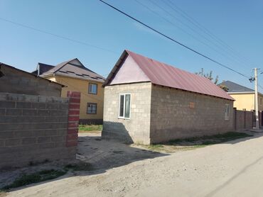 продаю гостиничный дом тип бишкеке: Дом, 100 м², 9 комнат, Собственник, Старый ремонт