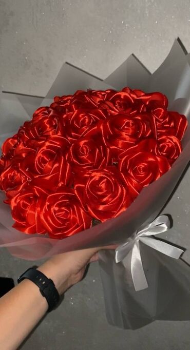 Цветы и букеты: Букеты из атласных лент - Розы ручной работы из плотных атласных лент — 6