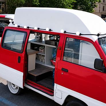 Kafe/Street Food üçün tam təchiz olunmuş mobil “Coffee Van”. Vacib