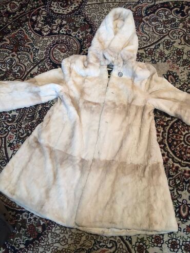 женские натуральные шубы: Шуба, Норка, По колено, С капюшоном, M