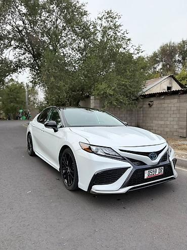 Продажа авто: Toyota Camry: 2022 г., 2.5 л, Вариатор, Гибрид, Седан — 3