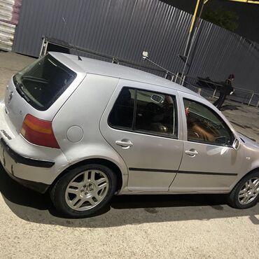 последующие выкуп авто: Volkswagen Golf: 2003 г., 1.6 л, Механика, Бензин, Седан